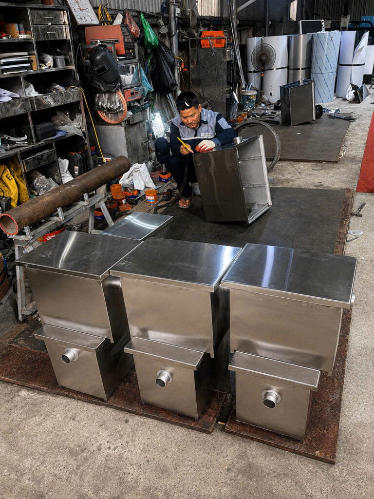 Xưởng sản xuất bể tách mỡ inox hazoki