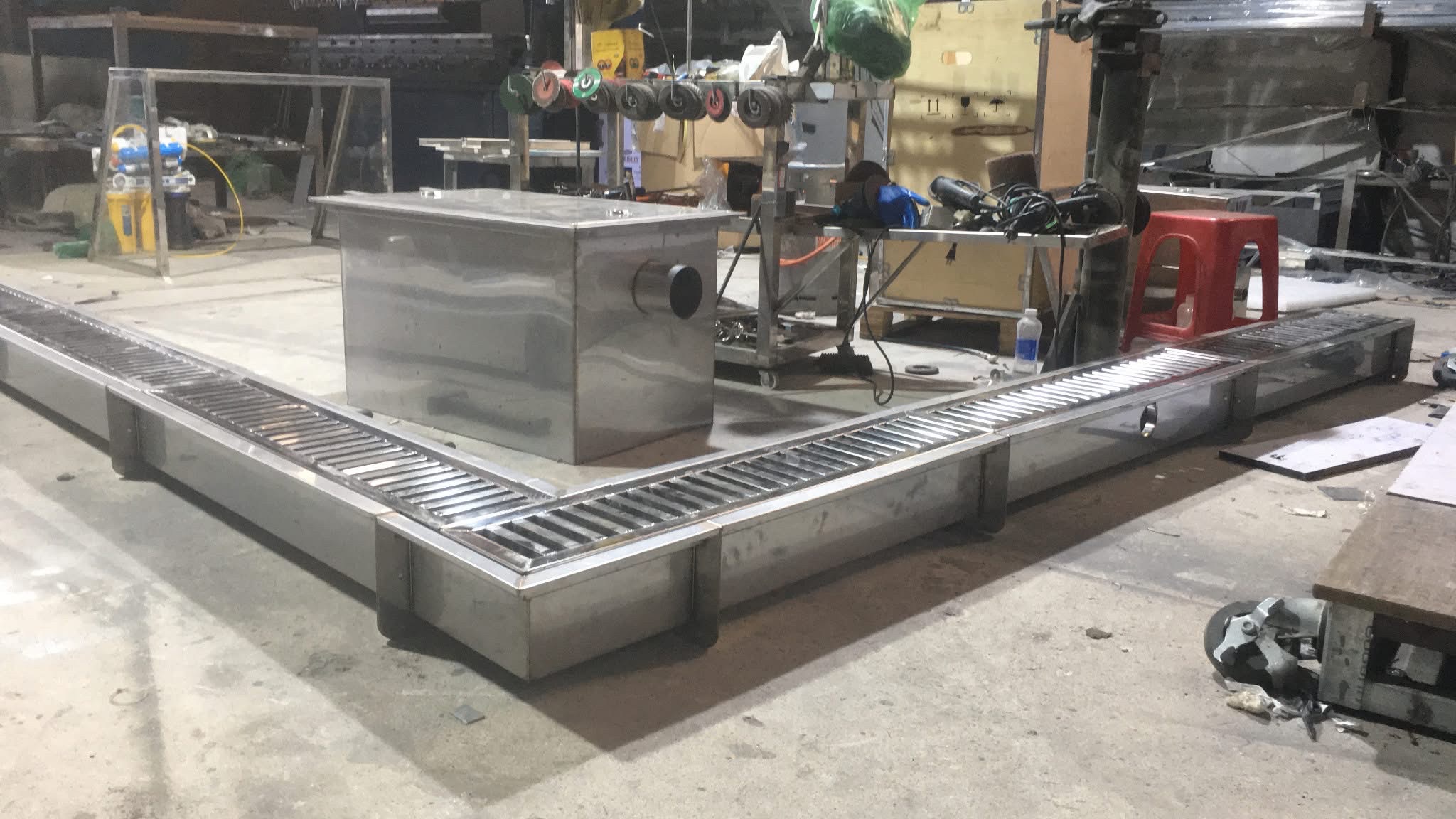 Các mẫu máng thoát sàn inox theo từng công trình